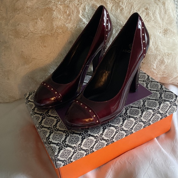 Isola Ravello Crimson Patent Leather Pump Size 7 - Picture 2 of 11